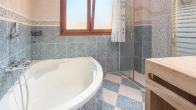 Single-family home on Carrer Llarguer, no. photo 22
