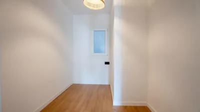 Flat on Carrer de Leconomia, No. photo 16