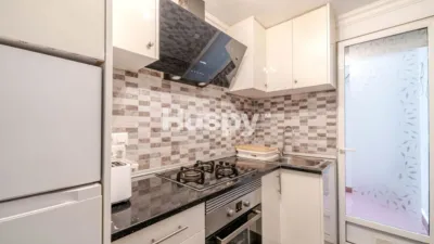 Apartment on Moriones Street, No. > photo 9