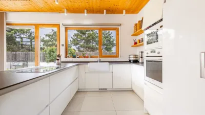 Single-family home in Urban Core photo 7