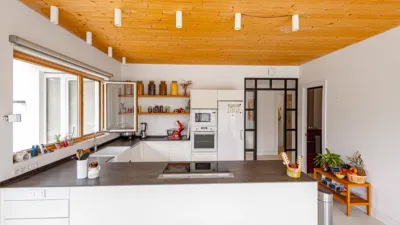 Single-family home in Urban Core photo 6