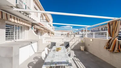Semi-detached house on Carrer de Biar, nº > photo 24
