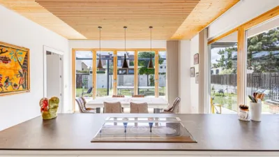 Single-family home in Urban Core photo 8