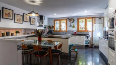 Single-family home on P.º del Río, no. > photo 13