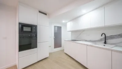 Apartment on Rambla Mendez Nuñez Street, No. photo 18