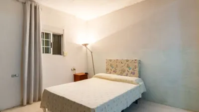 Single-family home on Carrer del Doctor Moliner, no. > photo 12