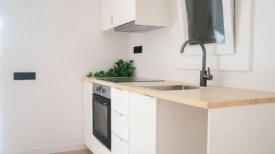 Flat on Carrer de Leconomia, No. photo 9