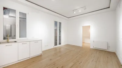 Apartment on Calle de Ibiza, No. > photo 3