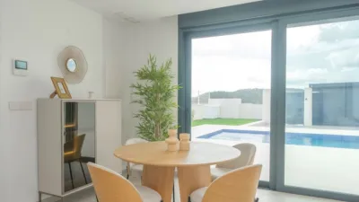 Semi-detached house on Carrer Morella, nº > photo 13
