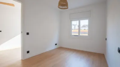 Flat on Carrer de Leconomia, No. photo 12