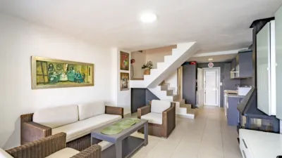 Semi-detached house on Carrer de les Violetes, No. > photo 12