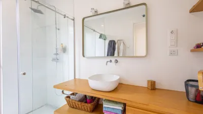 Single-family home in Urban Core photo 12