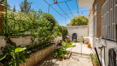 Single-family home on Calle de Luis Camoens, No. photo 3