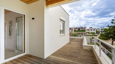 Single-family home in Urban Core photo 26