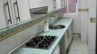 Apartment on Calle del Pintor Antonio Amorós, No. > photo 12