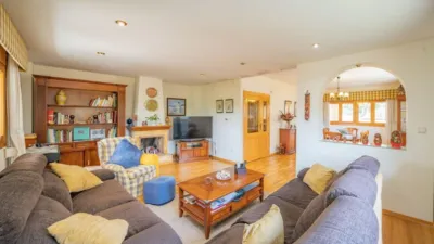 Single-family home on Carrer Serra de la Grana, no. > photo 3