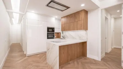 Apartment on Calle C- de Fernán González, No. photo 2