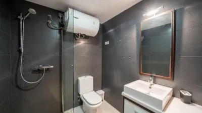 Semi-detached house on Carrer de les Violetes, No. > photo 27