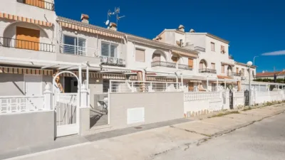 Semi-detached house on Carrer de Biar, nº > photo 26