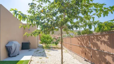 Detached house on Carrer de la Democràcia, nº > photo 45
