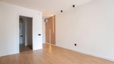 Flat on Carrer de Leconomia, No. photo 11