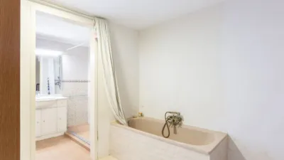 Single-family home on Carrer del Doctor Moliner, no. > photo 18