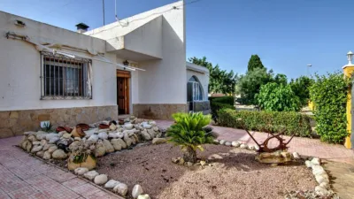 Single-family home on Carrer Leritrina, nº photo 3
