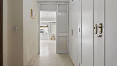 Apartment on Av. de La República Argentina, No. photo 27