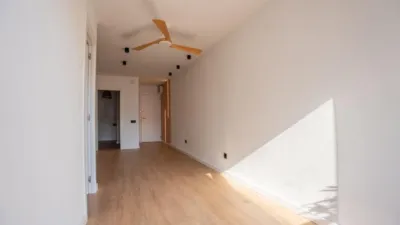 Flat on Carrer de Leconomia, No. photo 10