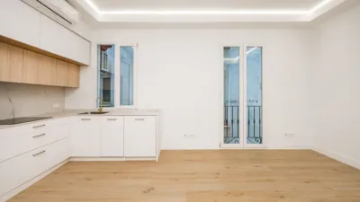 Apartment on Calle de Ibiza, No. > photo 2