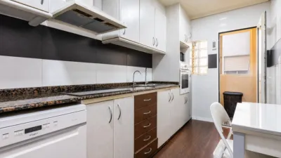 Flat on Carrer de Torres Torres, nº > photo 4