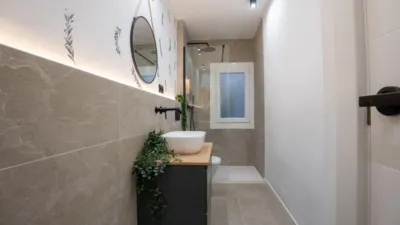 Flat on Carrer de Leconomia, No. photo 17