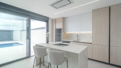 Semi-detached house on Carrer Morella, nº > photo 11