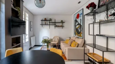 Apartment on C. de Antonio Acuña, no. photo 3