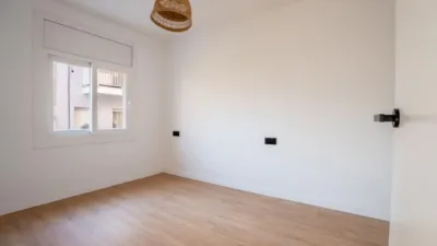 Flat on Carrer de Leconomia, No. photo 13