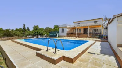 Single-family home on Urbanizacion Frutales del Alcor, no. photo 2