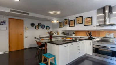 Single-family home on P.º del Río, no. > photo 12