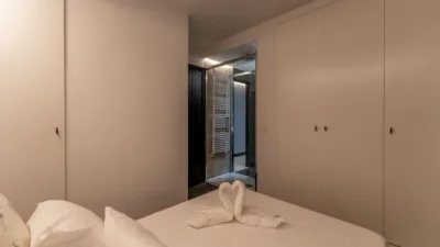 Apartment on C. de Antonio Acuña, no. photo 20