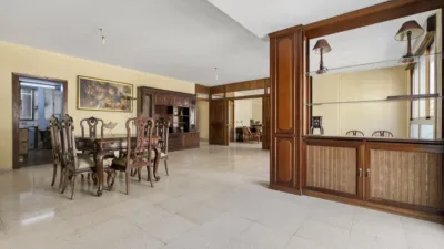 Apartment on Av. de La República Argentina, No. photo 11