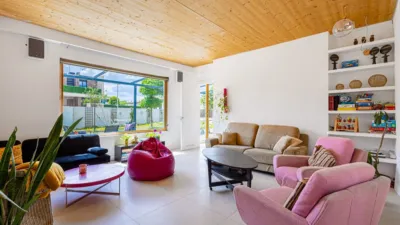 Single-family home in Urban Core photo 2
