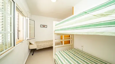 Semi-detached house on Carrer de les Violetes, No. > photo 31