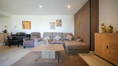 Penthouse on Calle Jesús Pajares, No. > photo 7