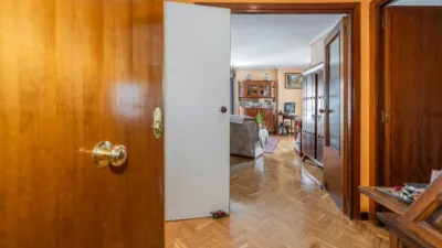 Flat on Calle de Caleruega, No. > photo 11