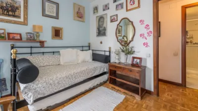 Flat on Calle de Caleruega, No. > photo 13