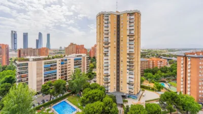 Flat on Calle de Caleruega, No. > photo 28