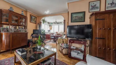 Flat on Calle de Caleruega, No. > photo 3