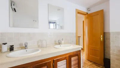 Townhouse on Calle del Priorato, No. > photo 25