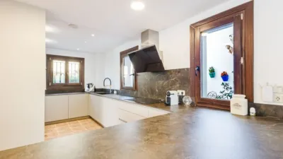 Townhouse on Calle del Priorato, No. > photo 17