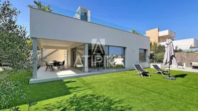 House in La Plana photo 3