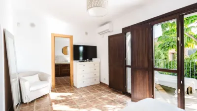 Townhouse on Calle del Priorato, No. > photo 30
